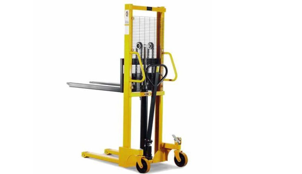 1.5 TON MANUAL-STACKER
